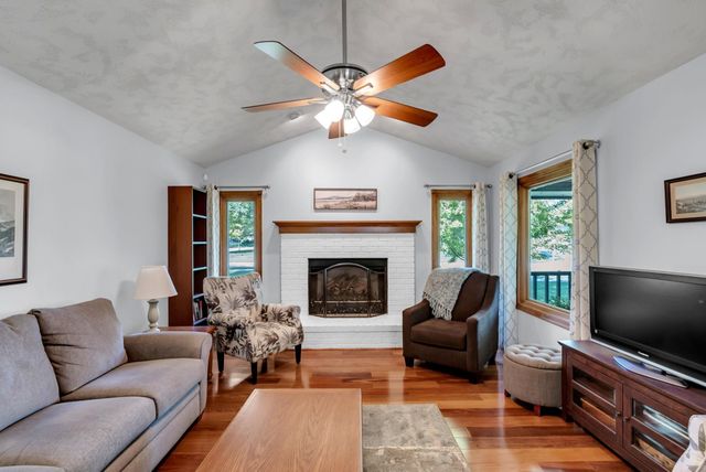 2331 N Ridge Club Cir, Wichita, KS 67205