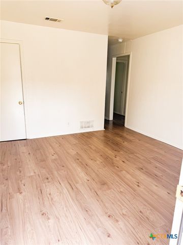 511 W Hallmark Avenue, Killeen, TX 76541