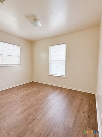 511 W Hallmark Avenue, Killeen, TX 76541