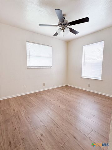 511 W Hallmark Avenue, Killeen, TX 76541