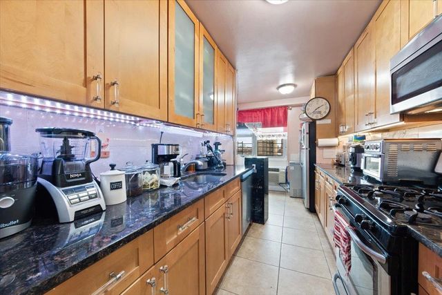 880 Boynton Avenue 13A, Bronx, NY 10473