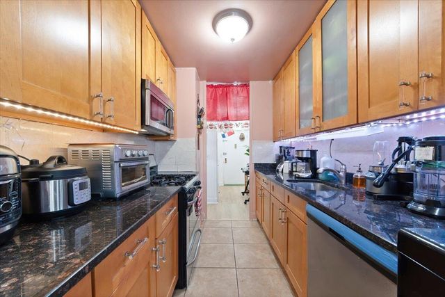 880 Boynton Avenue 13A, Bronx, NY 10473
