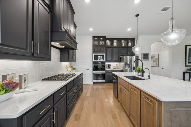 330 Waterview Drive, Gunter, TX 75058