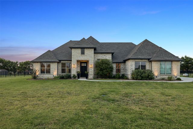 330 Waterview Drive, Gunter, TX 75058