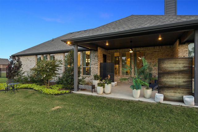 330 Waterview Drive, Gunter, TX 75058