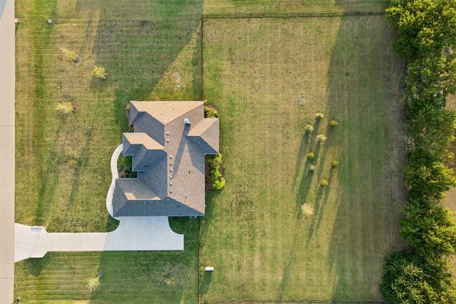 330 Waterview Drive, Gunter, TX 75058