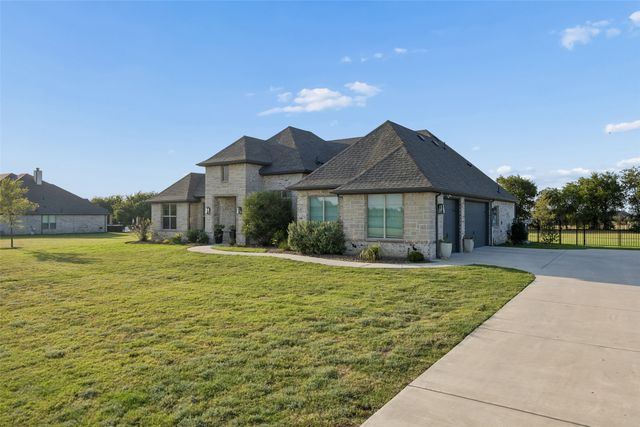 330 Waterview Drive, Gunter, TX 75058