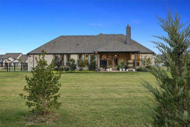 330 Waterview Drive, Gunter, TX 75058
