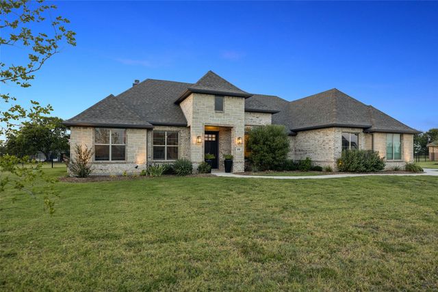 330 Waterview Drive, Gunter, TX 75058