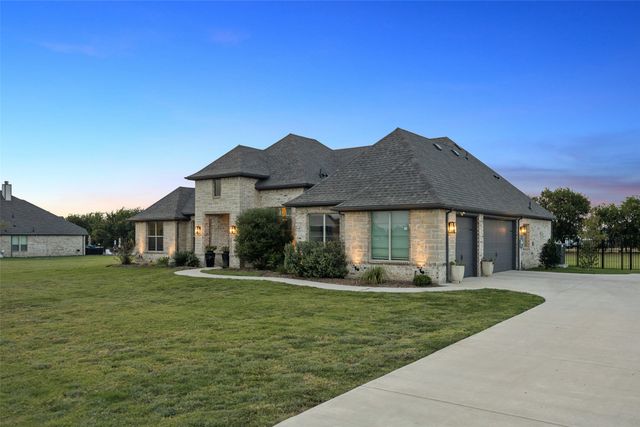 330 Waterview Drive, Gunter, TX 75058