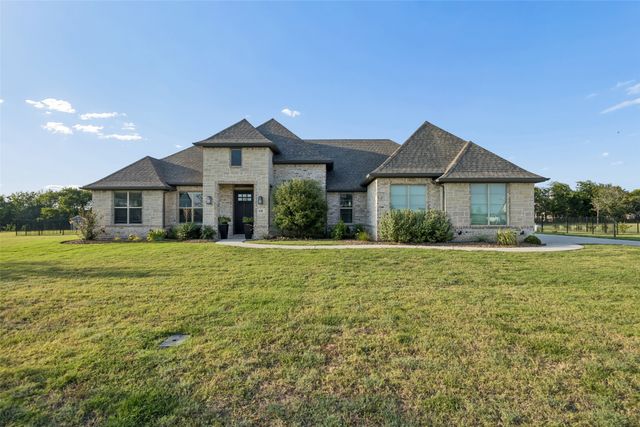 330 Waterview Drive, Gunter, TX 75058