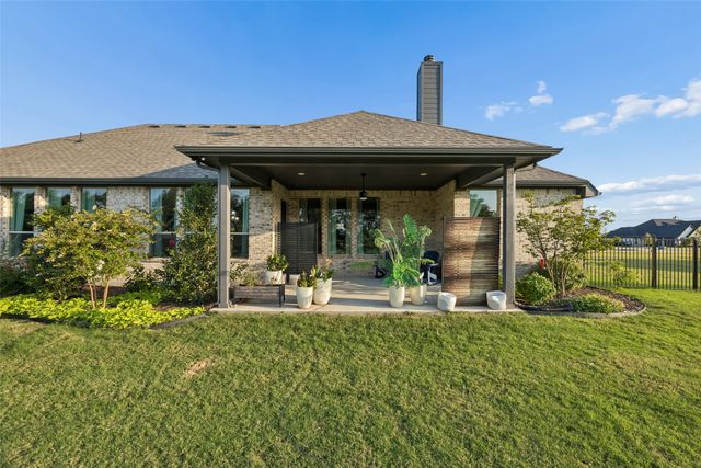 330 Waterview Drive, Gunter, TX 75058