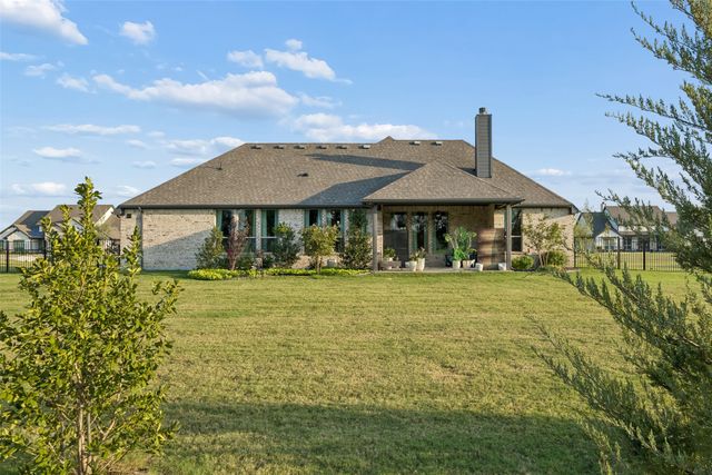 330 Waterview Drive, Gunter, TX 75058