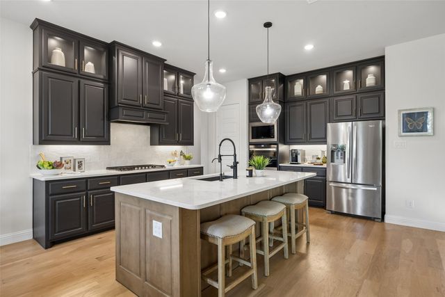 330 Waterview Drive, Gunter, TX 75058