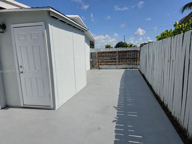 140 NW 18th Street, Pompano Beach, FL 33060
