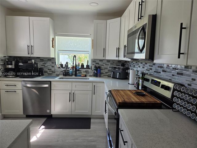 140 NW 18th Street, Pompano Beach, FL 33060