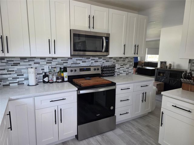 140 NW 18th Street, Pompano Beach, FL 33060