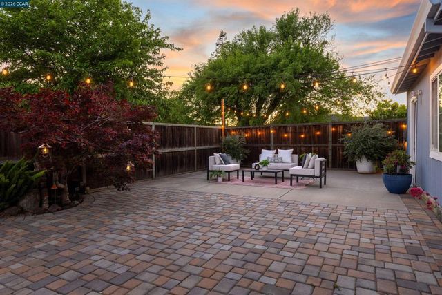 2140 5Th Ave, Concord, CA 94518