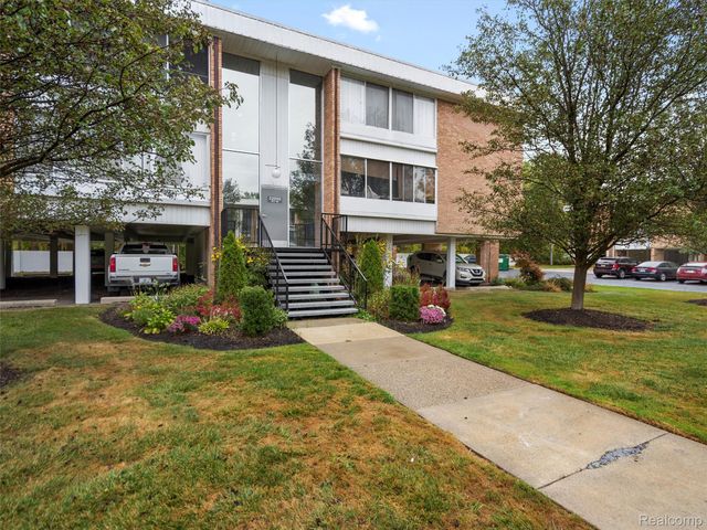 32050 Grand River Avenue 58, Farmington, MI 48336