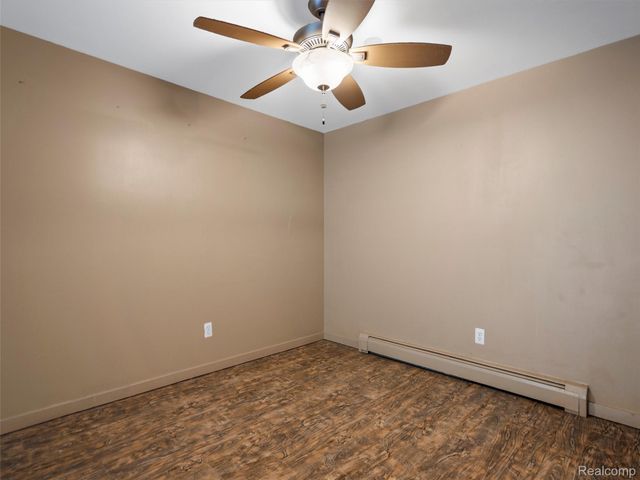 32050 Grand River Avenue 58, Farmington, MI 48336