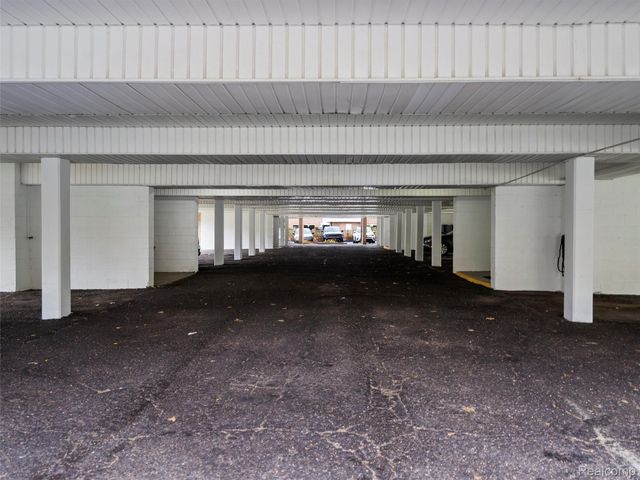 32050 Grand River Avenue 58, Farmington, MI 48336