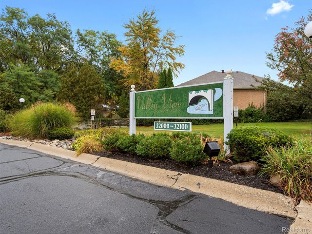 32050 Grand River Avenue 58, Farmington, MI 48336