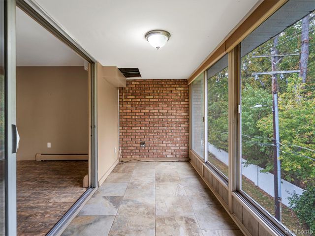 32050 Grand River Avenue 58, Farmington, MI 48336