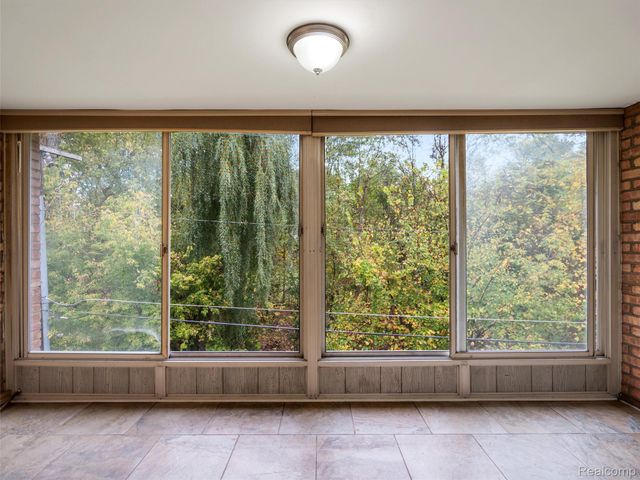 32050 Grand River Avenue 58, Farmington, MI 48336