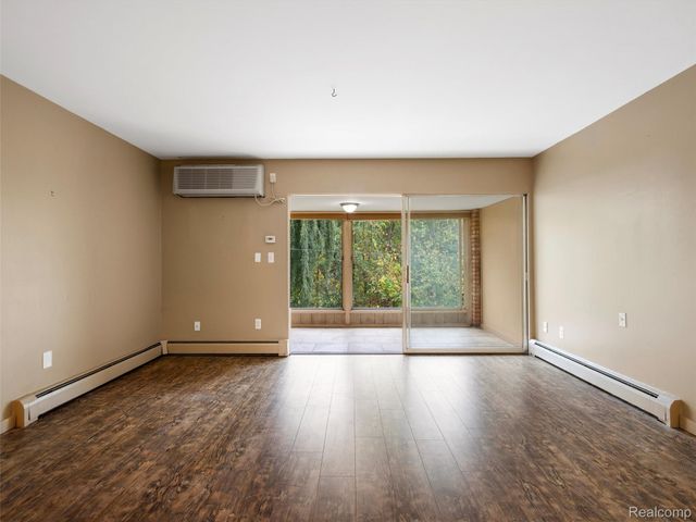 32050 Grand River Avenue 58, Farmington, MI 48336