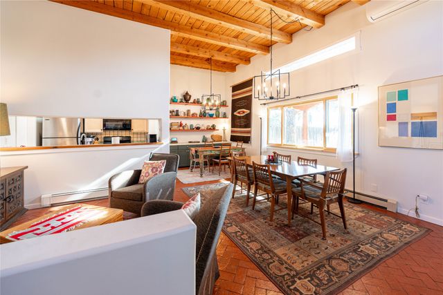 2209 Paseo De Los Chamisos, Santa Fe, NM 87505