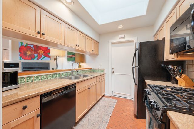 2209 Paseo De Los Chamisos, Santa Fe, NM 87505