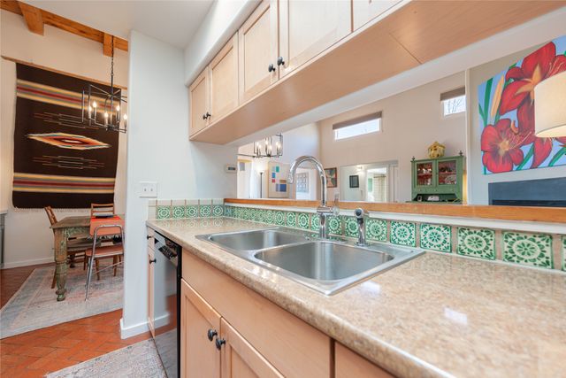 2209 Paseo De Los Chamisos, Santa Fe, NM 87505