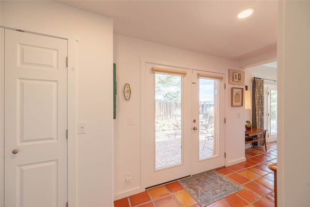 2209 Paseo De Los Chamisos, Santa Fe, NM 87505