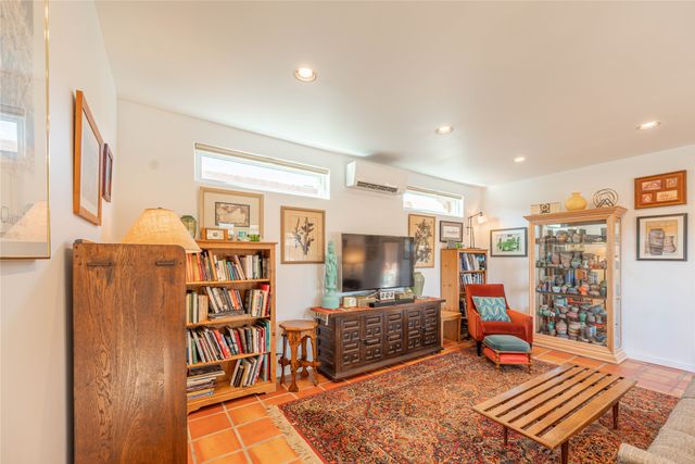 2209 Paseo De Los Chamisos, Santa Fe, NM 87505