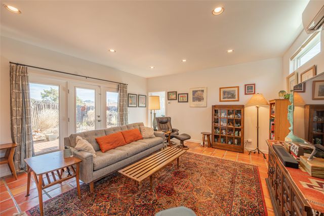 2209 Paseo De Los Chamisos, Santa Fe, NM 87505