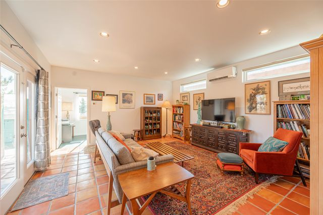 2209 Paseo De Los Chamisos, Santa Fe, NM 87505