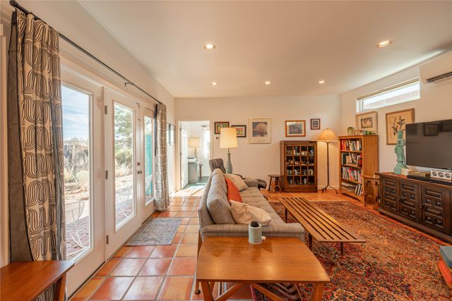 2209 Paseo De Los Chamisos, Santa Fe, NM 87505