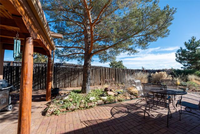 2209 Paseo De Los Chamisos, Santa Fe, NM 87505