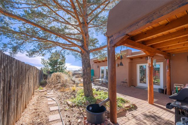 2209 Paseo De Los Chamisos, Santa Fe, NM 87505