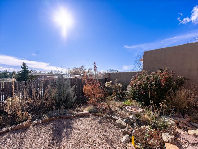 2209 Paseo De Los Chamisos, Santa Fe, NM 87505