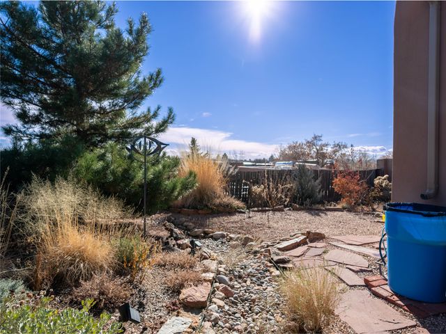 2209 Paseo De Los Chamisos, Santa Fe, NM 87505