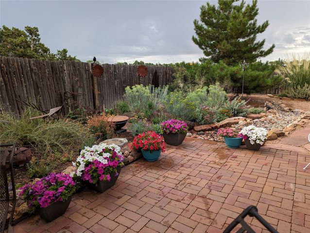 2209 Paseo De Los Chamisos, Santa Fe, NM 87505