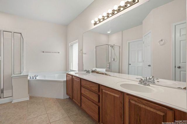 819 Steubing Oaks, San Antonio, TX 78258