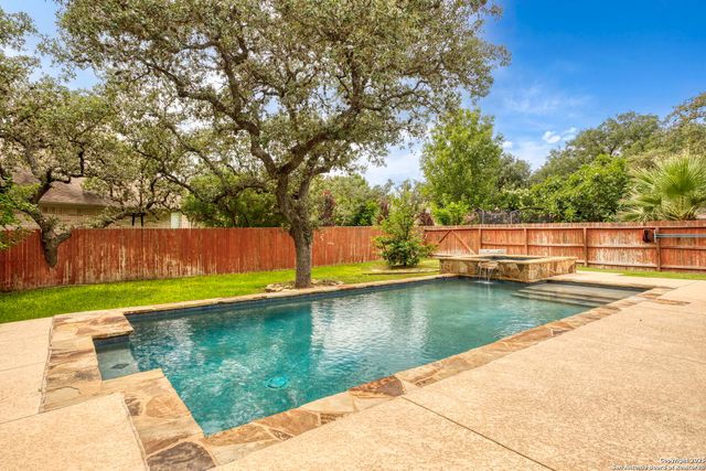 819 Steubing Oaks, San Antonio, TX 78258