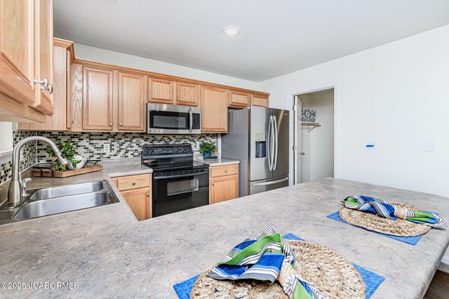 4103 N PHOENIX ROAD, Columbia, MO 65202