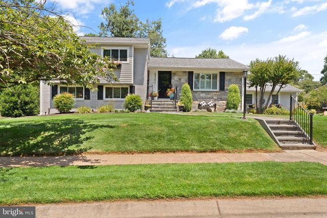 6501 STONEHAM RD, Bethesda, MD 20817