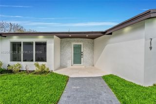 719 SW 25th Ave 719, Boynton Beach, FL 33435