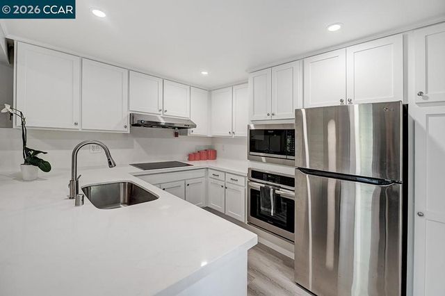 1109 Canyonwood Ct 1, Walnut Creek, CA 94595