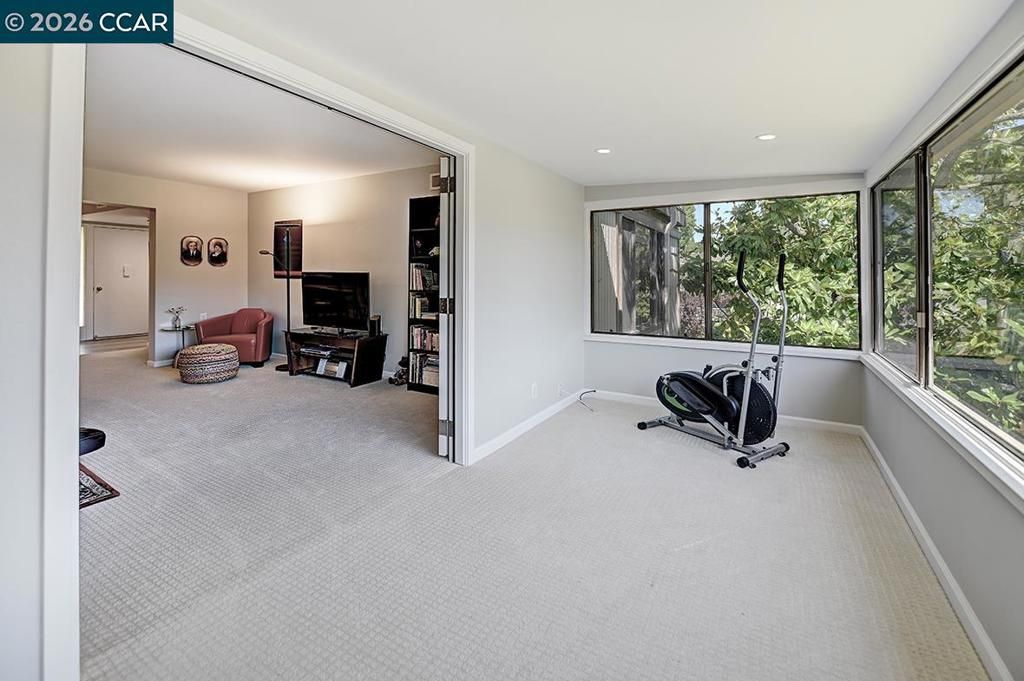 Image 16 of property listing at 1109 Canyonwood Ct 1, Walnut Creek, CA 94595