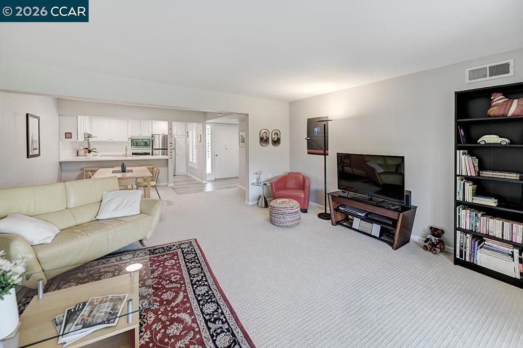 Image 18 of property listing at 1109 Canyonwood Ct 1, Walnut Creek, CA 94595